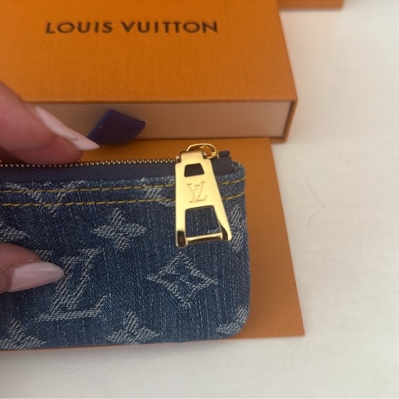 NWT LIMITED EDITION DENIM LOUIS VUITTON KEY POUCH - FULL SET - Picture 4 of 5